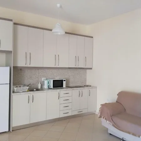 Apartment Breeze *